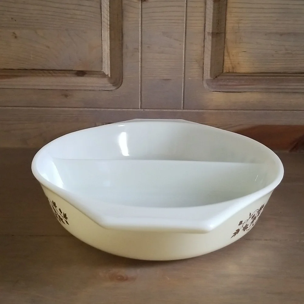 Pyrex vintage gold